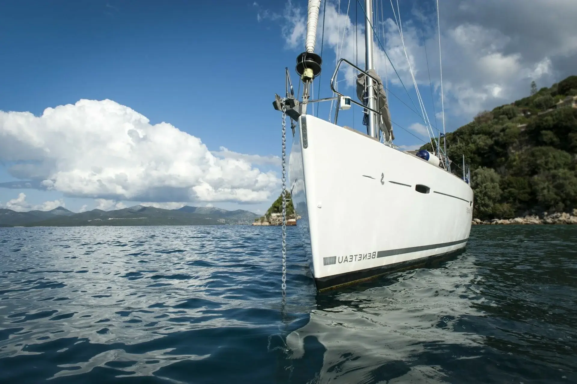 Oasis Yacht 4 Cabin Sailing Yacht in Lefkada — Space to Sleep, Relax, and Enjoy the Week